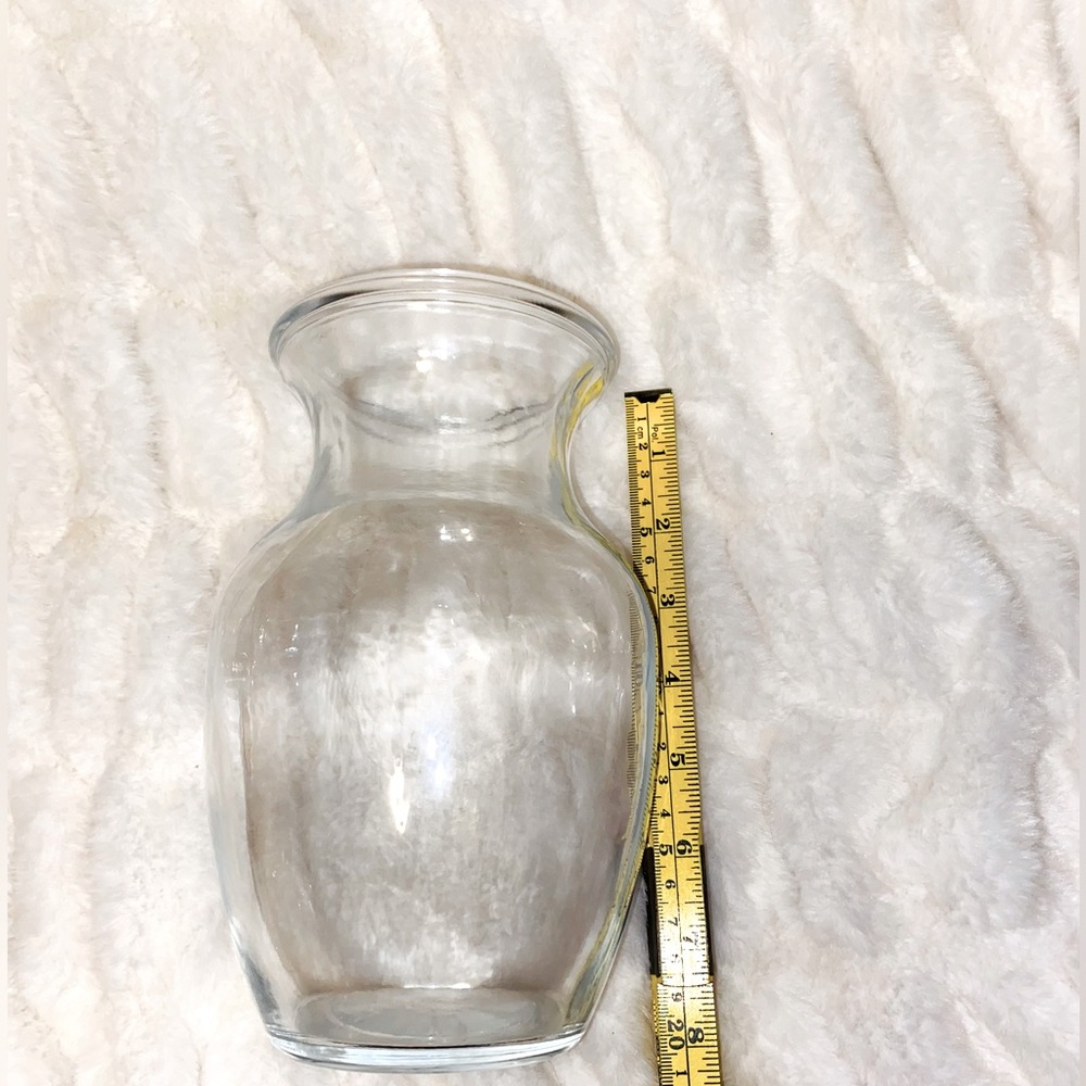 Clear vase8”